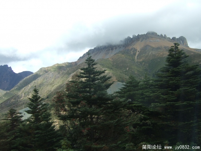 白马皇冠山.JPG