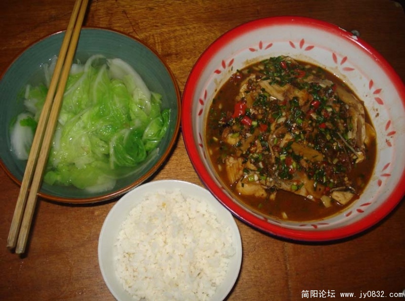开吃咯！一菜一汤！