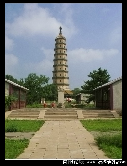六合塔.jpg