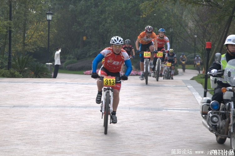 0911030131c7c902cd62f51779.jpg