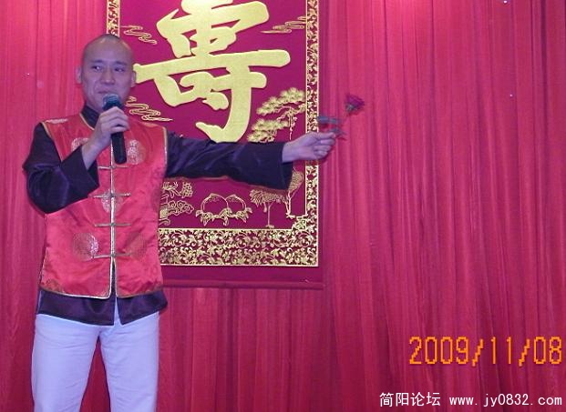 矮冬瓜精彩表演.jpg