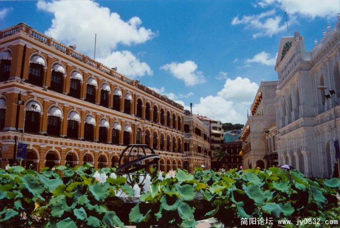 2-葡风浓郁的老城区.jpg