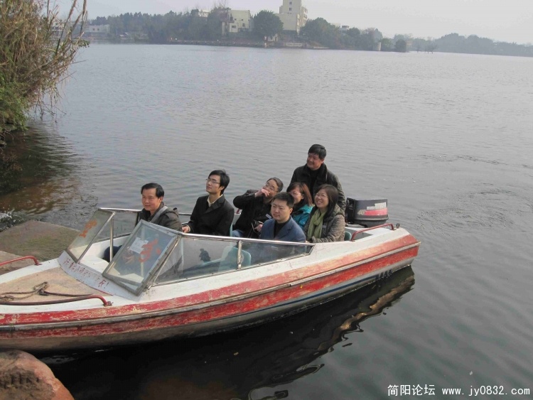 小部分人登船