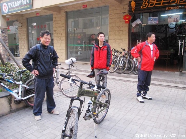 军绿悍马