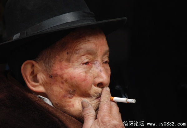 老人.jpg
