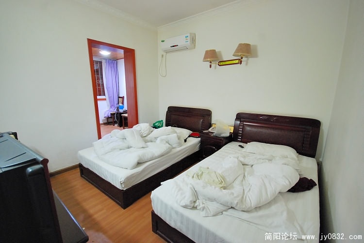 资中的60元标间.JPG