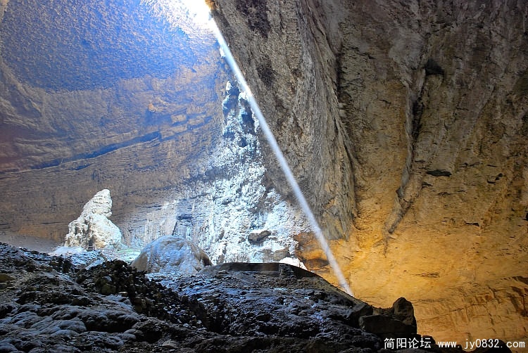 “泻玉流光”.JPG