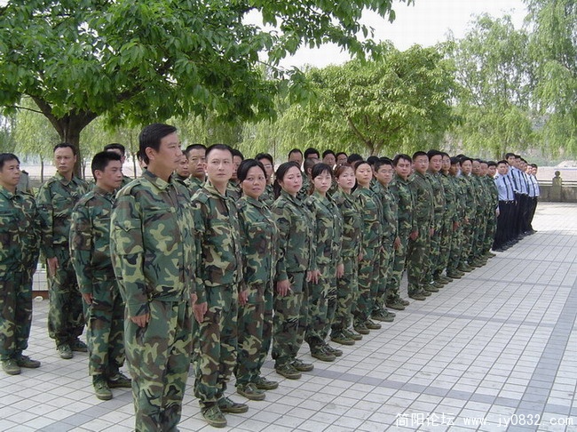 风采篇--向右看齐.JPG