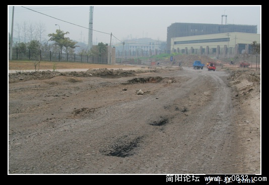 资中城边的成渝公路.jpg