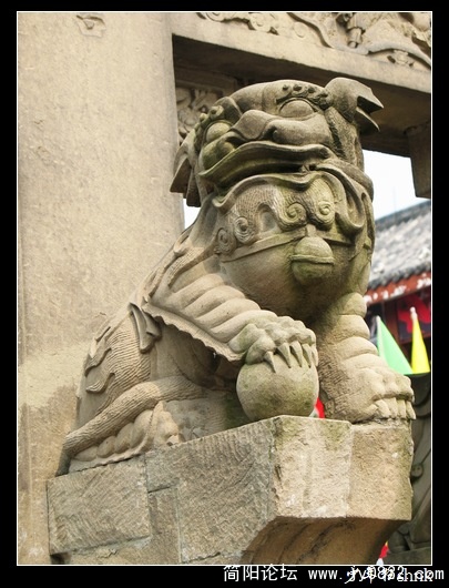圆雕石狮.jpg