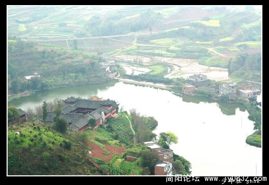 宝峰寺 青龙湖.jpg