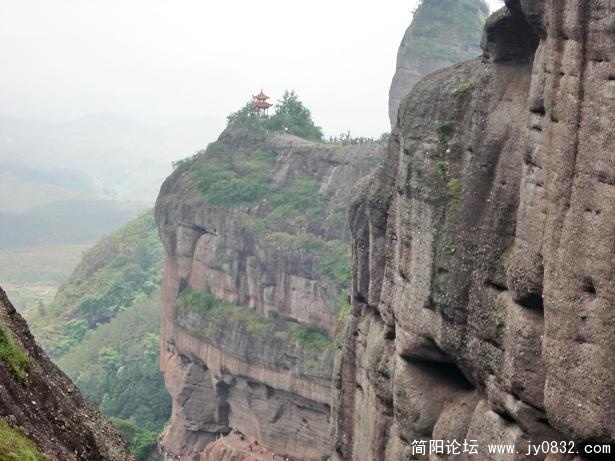 站在高处往下看