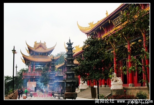 中云峰寺鼓楼及大雄宝殿.jpg