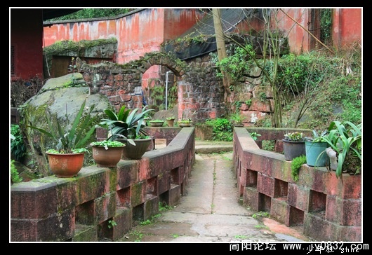 廻峰寺慧知池上古石桥.jpg