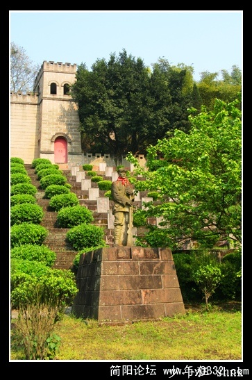 红军烈士墓.jpg