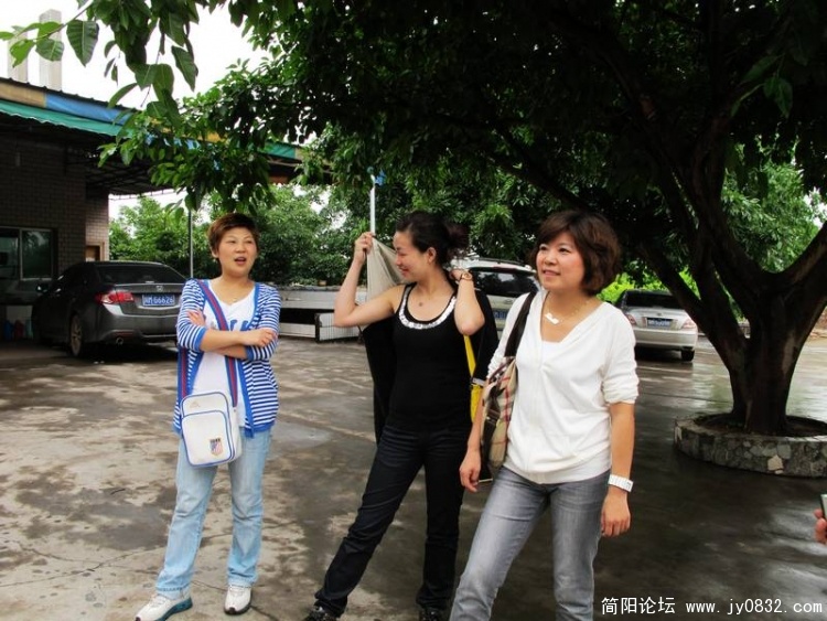 2010.6.5日车队龙泉湖活动 140.jpg