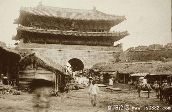  主城门。