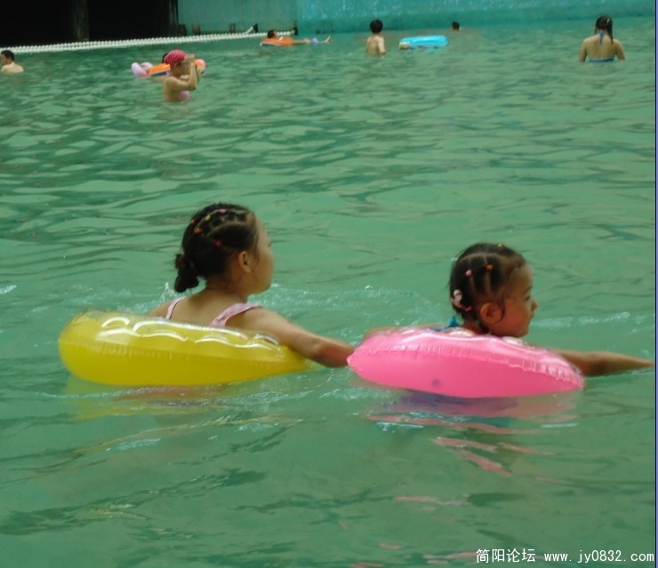 小小游泳健儿.jpg