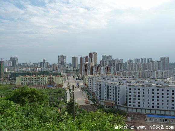远眺雄州