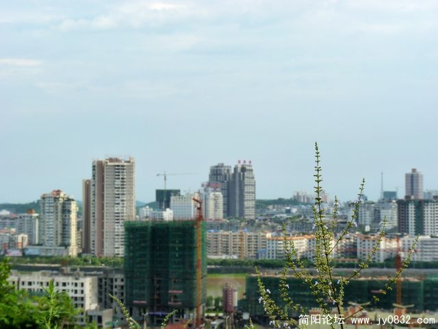 远眺雄州