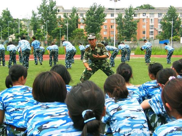 西财军训.jpg