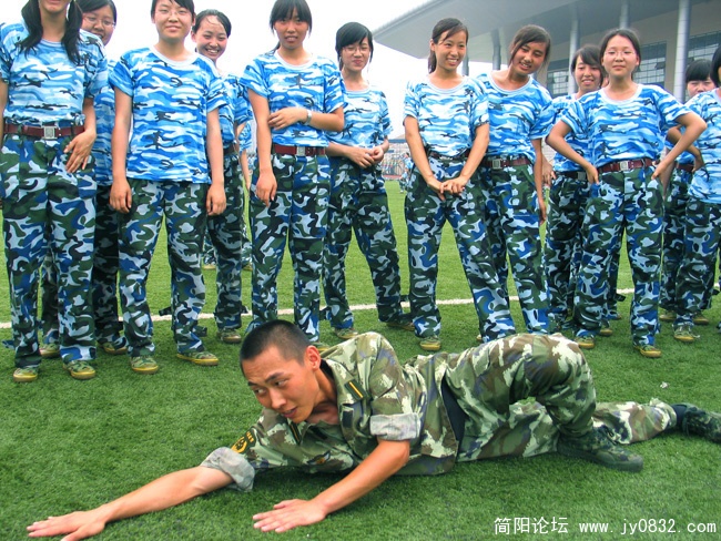 西财军训 (11).jpg