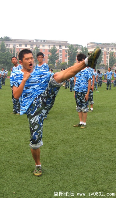 西财军训 (12).jpg