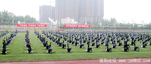 西财军训 (21).JPG