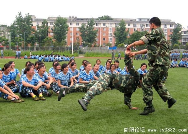 西财军训 (16).jpg