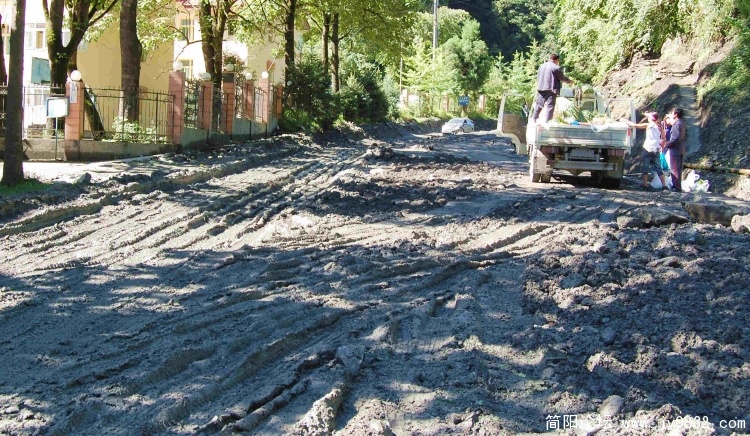 2007年暑假巴朗山,塔公,新都桥,折多山以及西昌照片 429.jpg