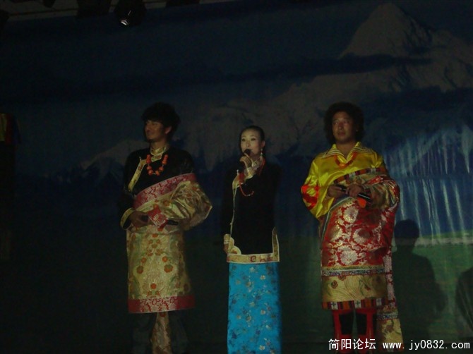 藏家卓玛和扎西.jpg