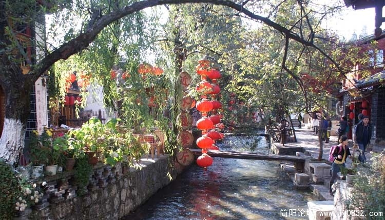 秋染丽江4（进水楼餐厅）.jpg