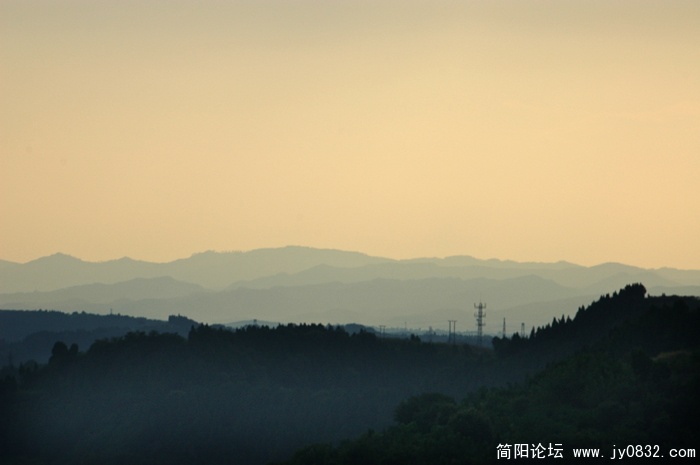 远眺龙泉山.jpg