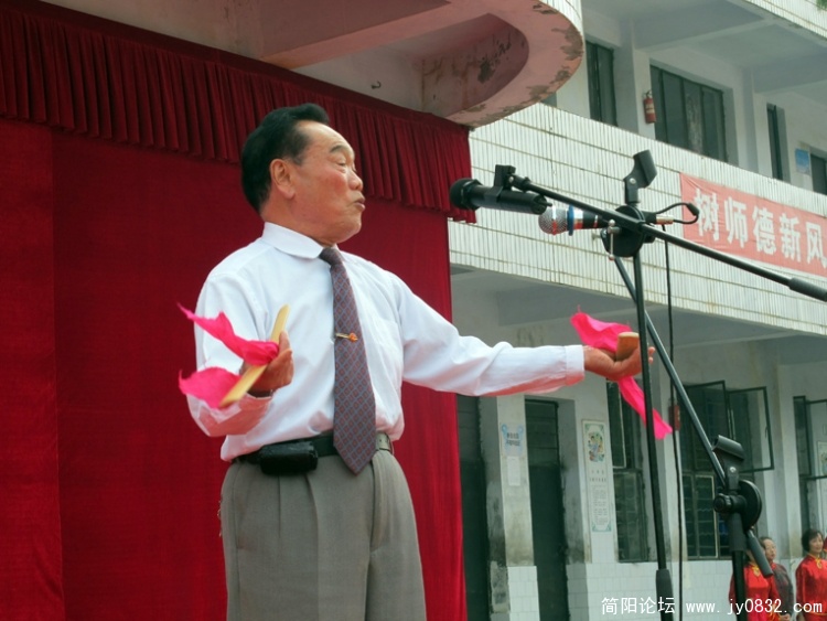 莲花闹《赞改革开放三十年》副本.jpg