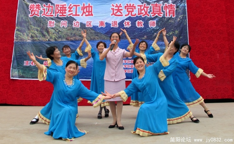歌伴舞《长大后我就成了你》副本.jpg