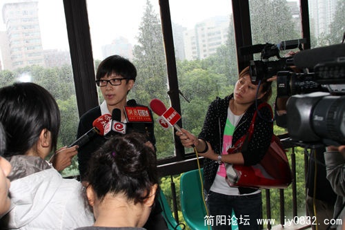 华研宣传蔡伶俐小姐讲述Selina的现况.jpg