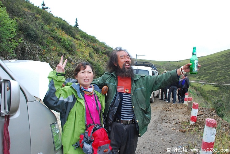 据说有钱得很.jpg