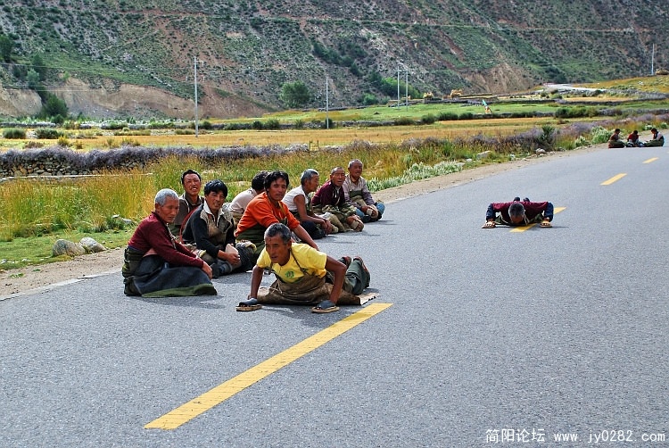 不知从拉萨回家还要朝拜什么.jpg