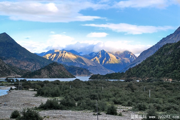 然乌湖风光七.jpg
