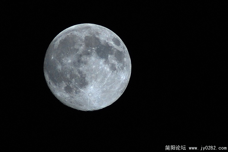 当天是中秋，圣城的月亮啊，又大又圆(T70-300）.jpg