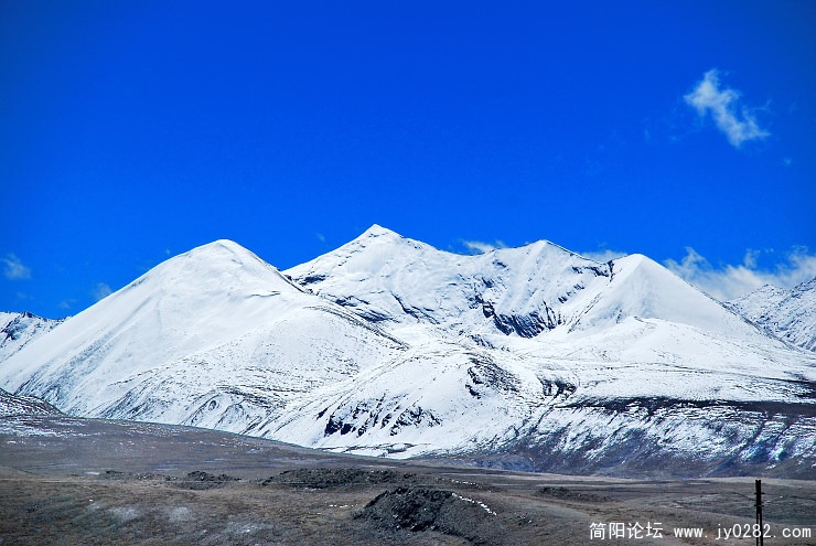 尖的就是珠峰（Nikkor18-135,135端）.jpg