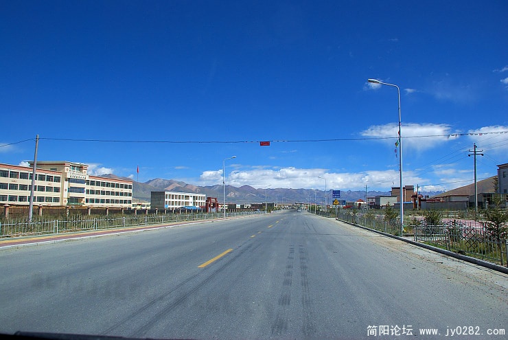 小小的当雄县.jpg