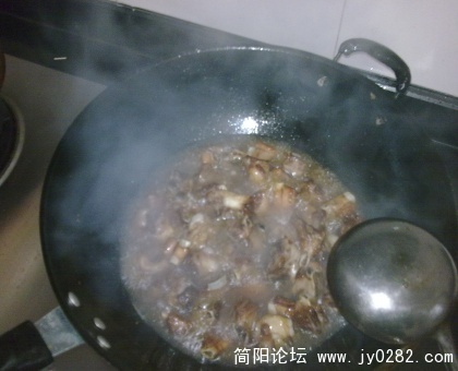 倒进佐料后