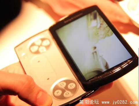 201102140259535876f.jpg