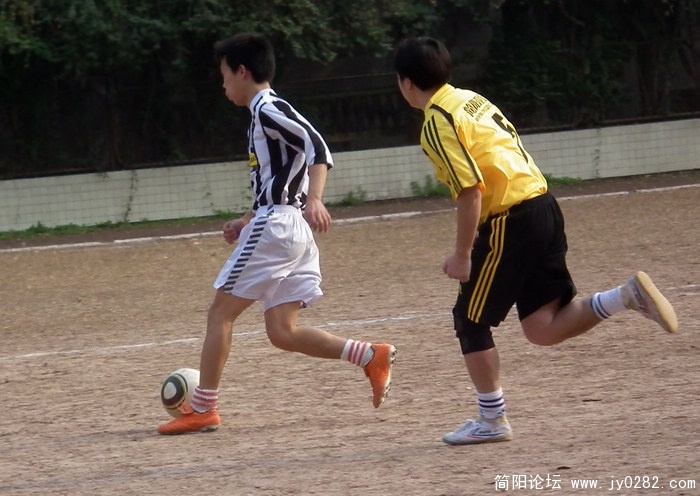 QRJ 114.jpg