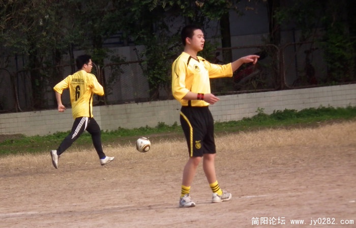 QRJ 112.jpg