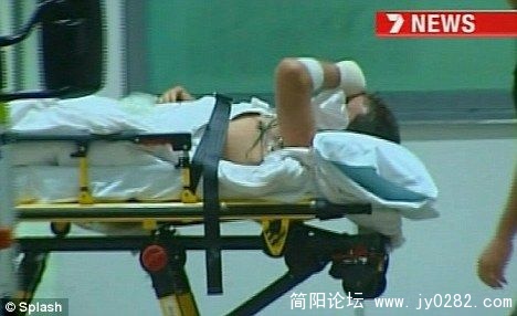 受伤的工人.jpg