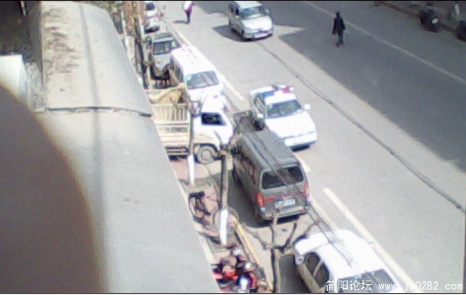 警车2.jpg