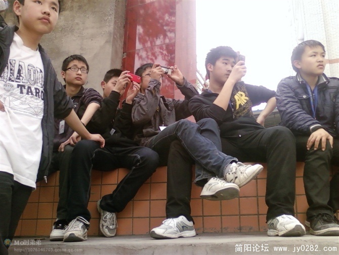 扯火的同学们 黑起拍