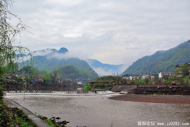 古镇的清晨.jpg